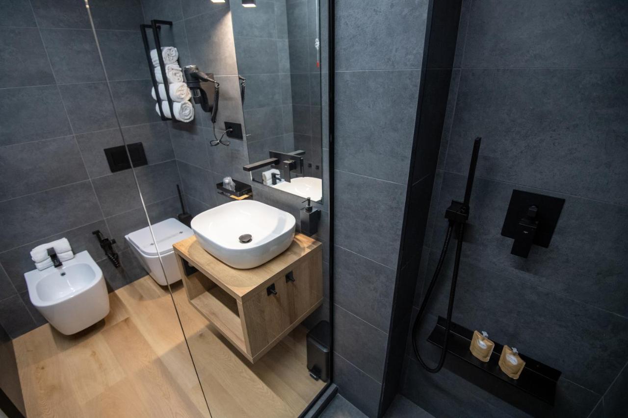 Contemporaneamente 147 - Modern & Comfort Rooms باري المظهر الخارجي الصورة