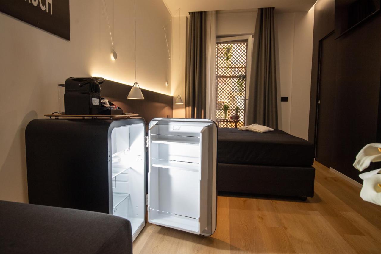 Contemporaneamente 147 - Modern & Comfort Rooms باري المظهر الخارجي الصورة