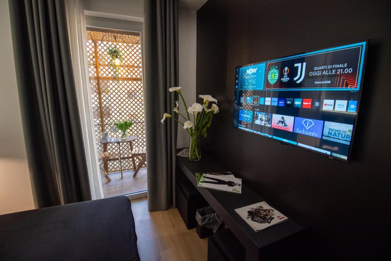 Contemporaneamente 147 - Modern & Comfort Rooms باري المظهر الخارجي الصورة