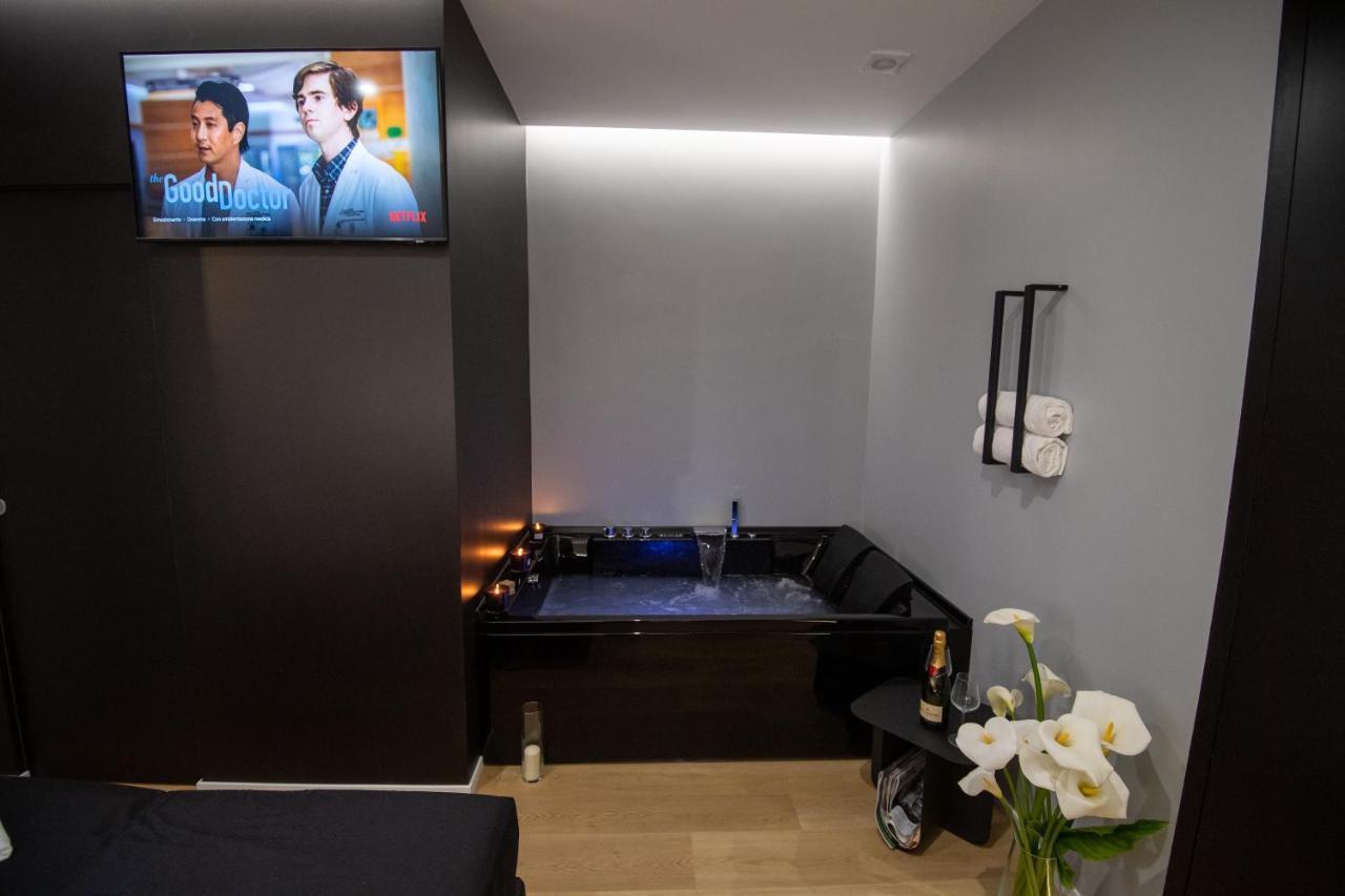 Contemporaneamente 147 - Modern & Comfort Rooms باري المظهر الخارجي الصورة